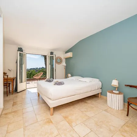 4-bedroom With Swimming Pool Garden And Sea Views *