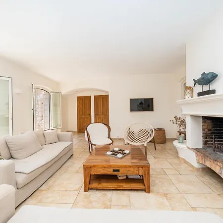 4-bedroom With Swimming Pool Garden And Sea Views Villa Antibes