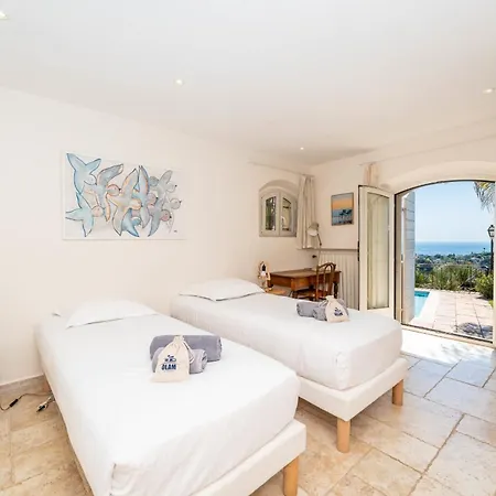 4-bedroom With Swimming Pool Garden And Sea Views